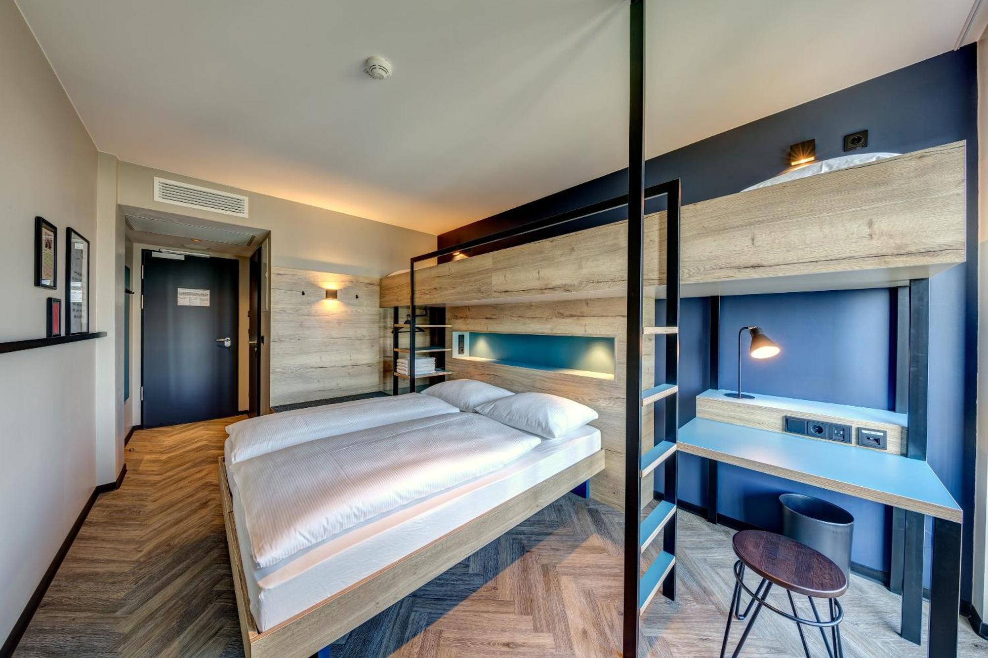 Hotel Schulz At The East Side Gallery Berlin